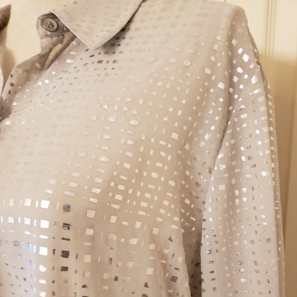 Chico's Sheer Tunic Style Blouse size 3. - Picture 6 of 11